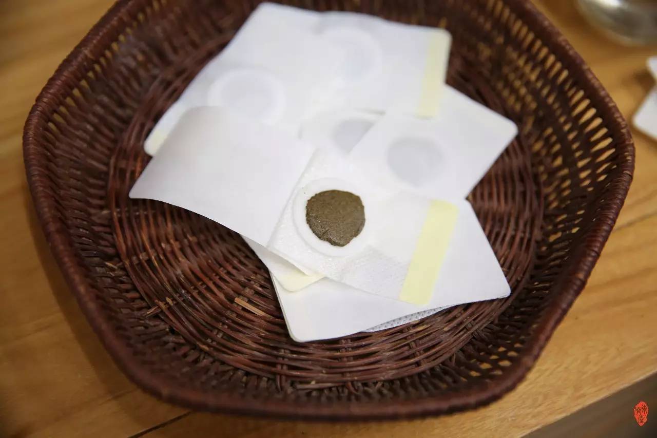1、三伏貼怎么貼？多久貼一次？